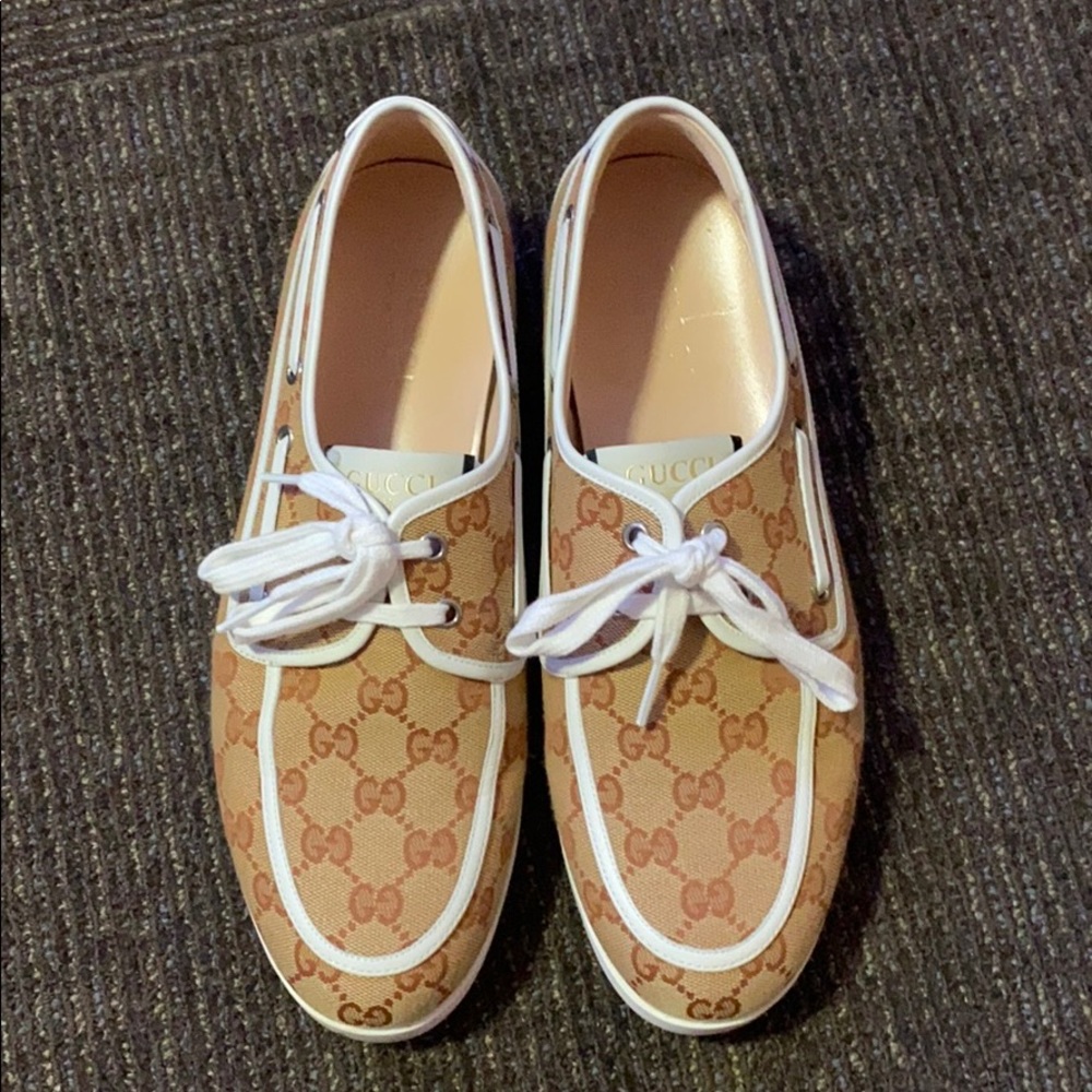 shoes - Picture 3 of 5
